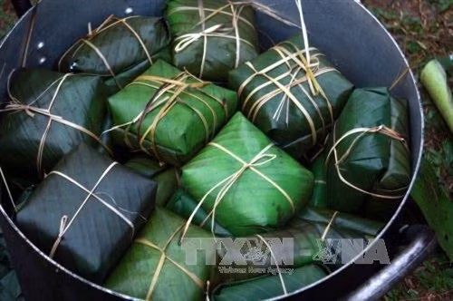 Nhộn nhịp làng bánh chưng ngày Tết