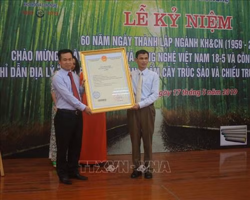 Công bố văn bằng bảo hộ chỉ dẫn địa lý cây trúc sào và chiếu trúc sào Cao Bằng