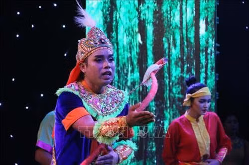 Bảo tồn, phát huy giá trị nghệ thuật sân khấu dù kê Khmer Nam Bộ (Bài 1)