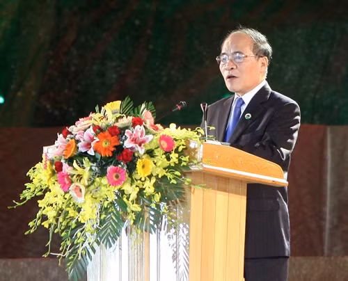 Bài phát biểu của Chủ tịch Quốc hội Nguyễn Sinh Hùng tại Lễ kỷ niệm 250 năm Ngày sinh Đại thi hào Nguyễn Du