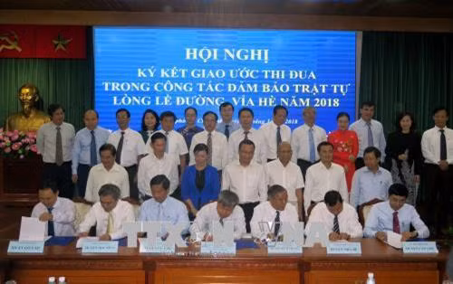 Thành phố Hồ Chí Minh quyết tâm thực hiện trật tự lòng đường, vỉa hè