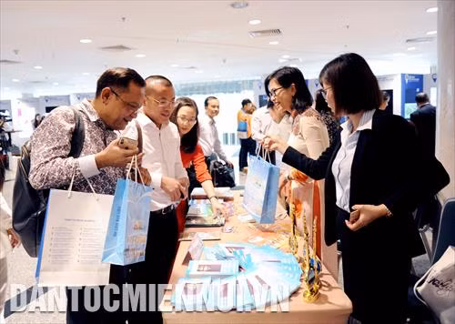 Diễn đàn kết nối du lịch Thành phố Hồ Chí Minh và 13 tỉnh, thành đồng bằng sông Cửu Long