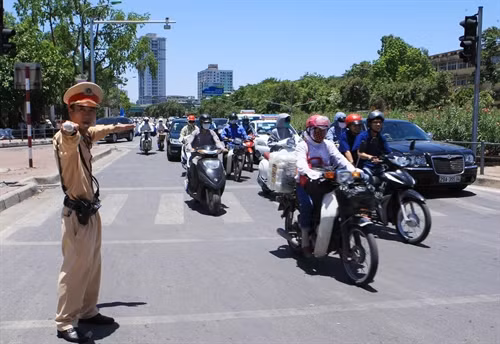 Bộ GTVT đề xuất dừng thu phí bảo trì đường bộ đối với xe máy