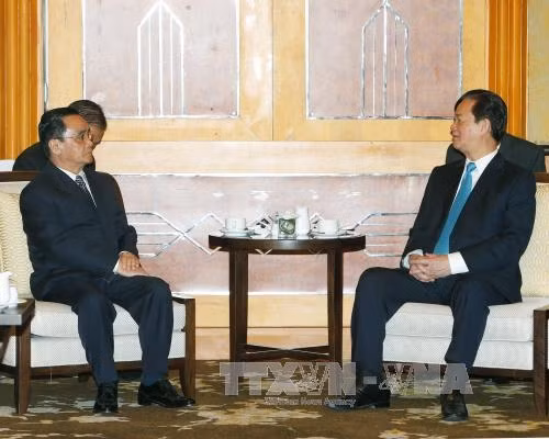 Thủ tướng Nguyễn Tấn Dũng gặp Thủ tướng Lào