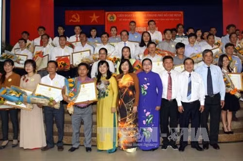 Thành phố Hồ Chí Minh biểu dương các đảng viên tiêu biểu có nhiều sáng kiến trong lao động