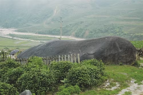 Bãi đá cổ Sa Pa