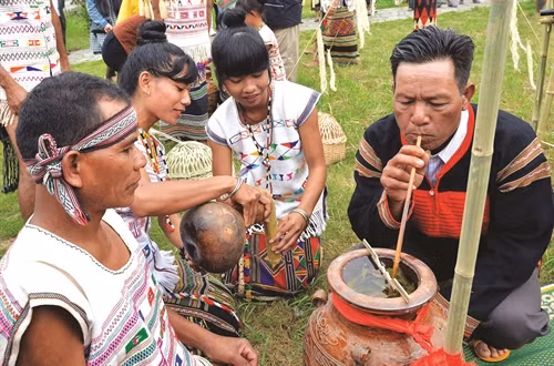 Quả bầu trong văn hóa của người Ê Đê