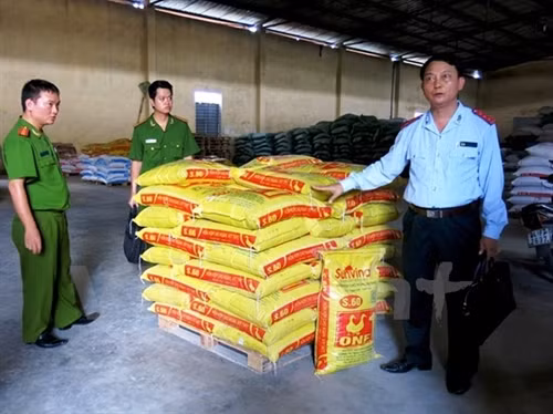 Phát hiện hàng trăm tấn thức ăn chăn nuôi chứa chất cấm gây ung thư