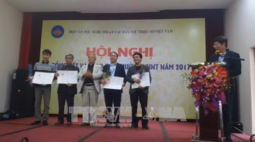 Trao tặng giải thưởng văn học nghệ thuật các dân tộc thiểu số Việt Nam năm 2017