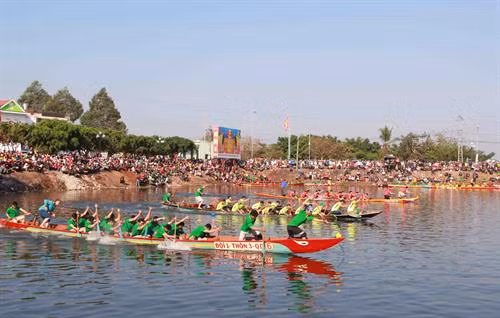 Đắk Lắk tổ chức Hội đua thuyền nam truyền thống đầu Xuân Kỷ Hợi 2019