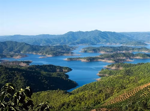 Hấp dẫn Khu bảo tồn thiên nhiên Tà Đùng