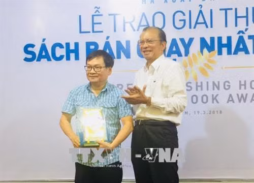 Nhà xuất bản Trẻ trao Giải thưởng Sách bán chạy nhất năm 2017