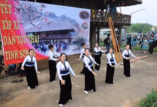 Nghệ thuật múa xòe trong văn hóa Thái (Bài 2)