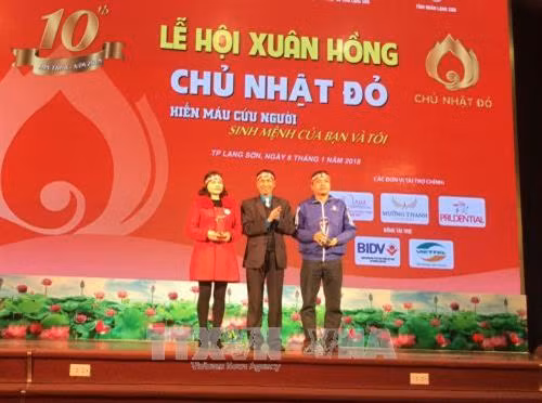 Chương trình "Chủ nhật đỏ - Lễ hội Xuân Hồng 2018" ở Lạng Sơn