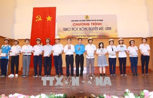 Thành phố Hồ Chí Minh: Trao 140 suất học bổng Nguyễn Đức Cảnh năm học 2018 – 2019