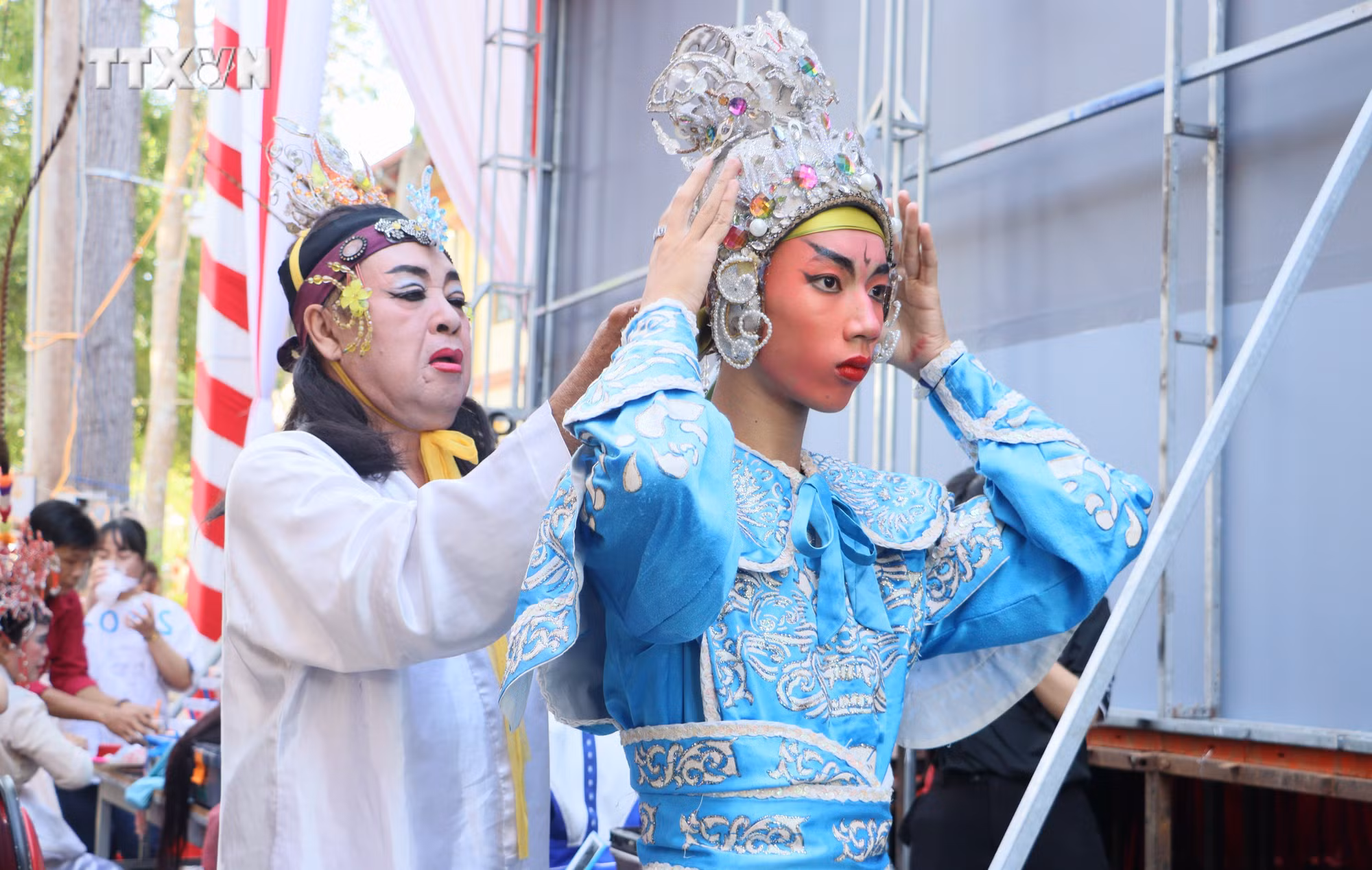 vna_potal_vinh_long_truyen_nghe_hat_boi_giu_gin_di_san_tram_nam_7682350.jpg