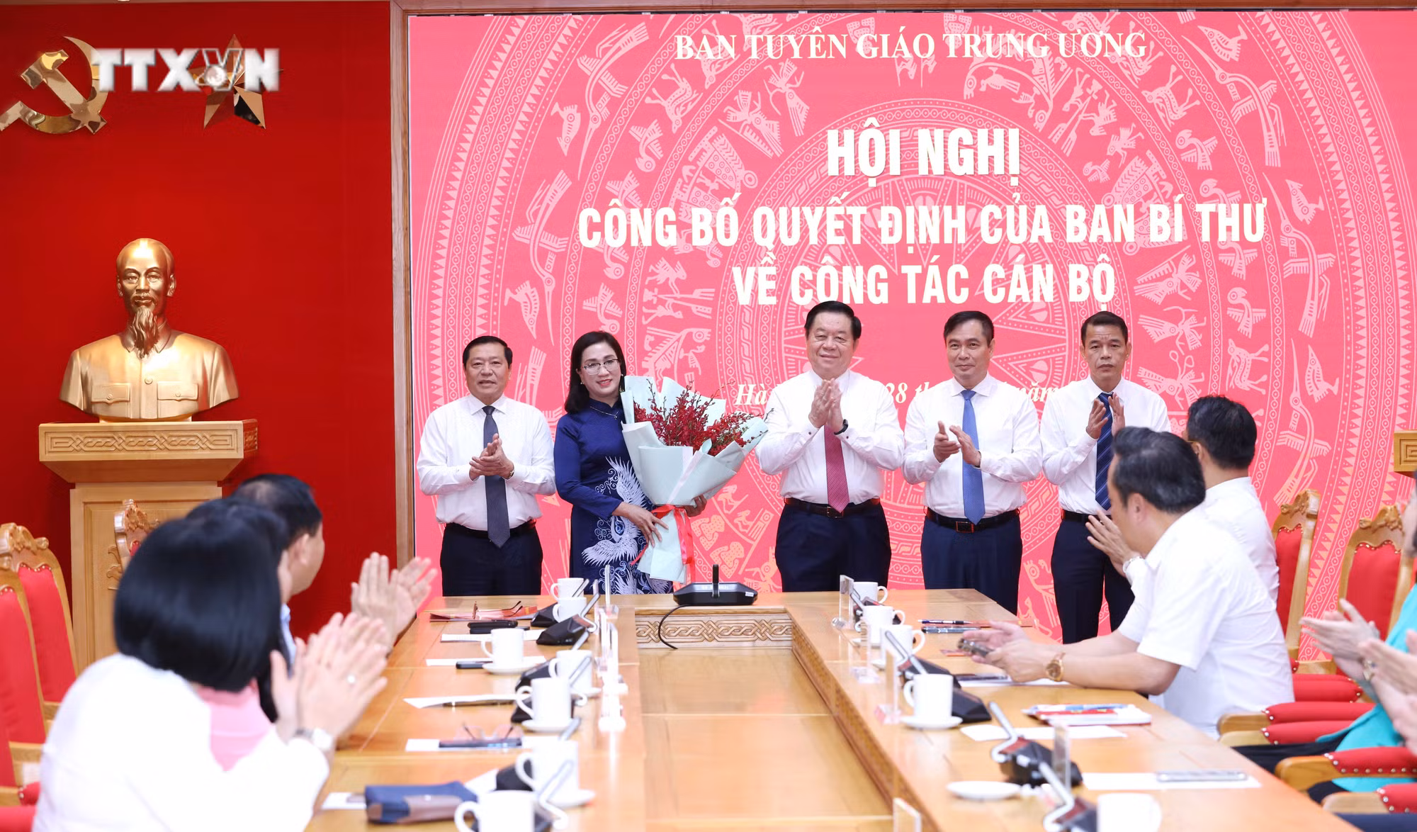 vna_potal_dong_chi_dinh_thi_mai_giu_chuc_pho_truong_ban_tuyen_giao_trung_uong_7455093.jpg