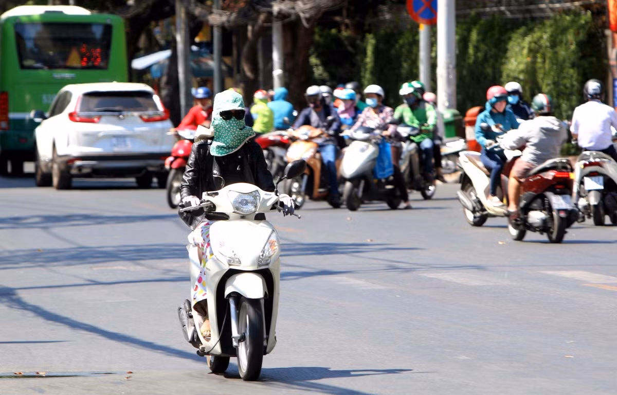 Tia cực tím gây ảnh hưởng cho mắt. Ảnh: matsaigon.com 