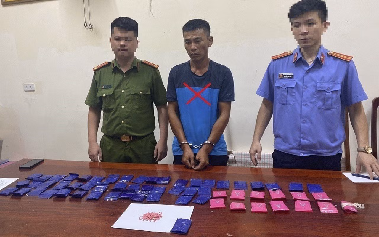 Nghệ An: Bắt giữ đối tượng vận chuyển 1.200 viên ma túy tổng hợp