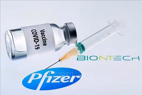 Đây là loại vaccine COVID-19 thứ 4 được Bộ Y tế phê duyệt cho nhu cầu cấp bách phòng dịch. Ảnh:TTXVN 