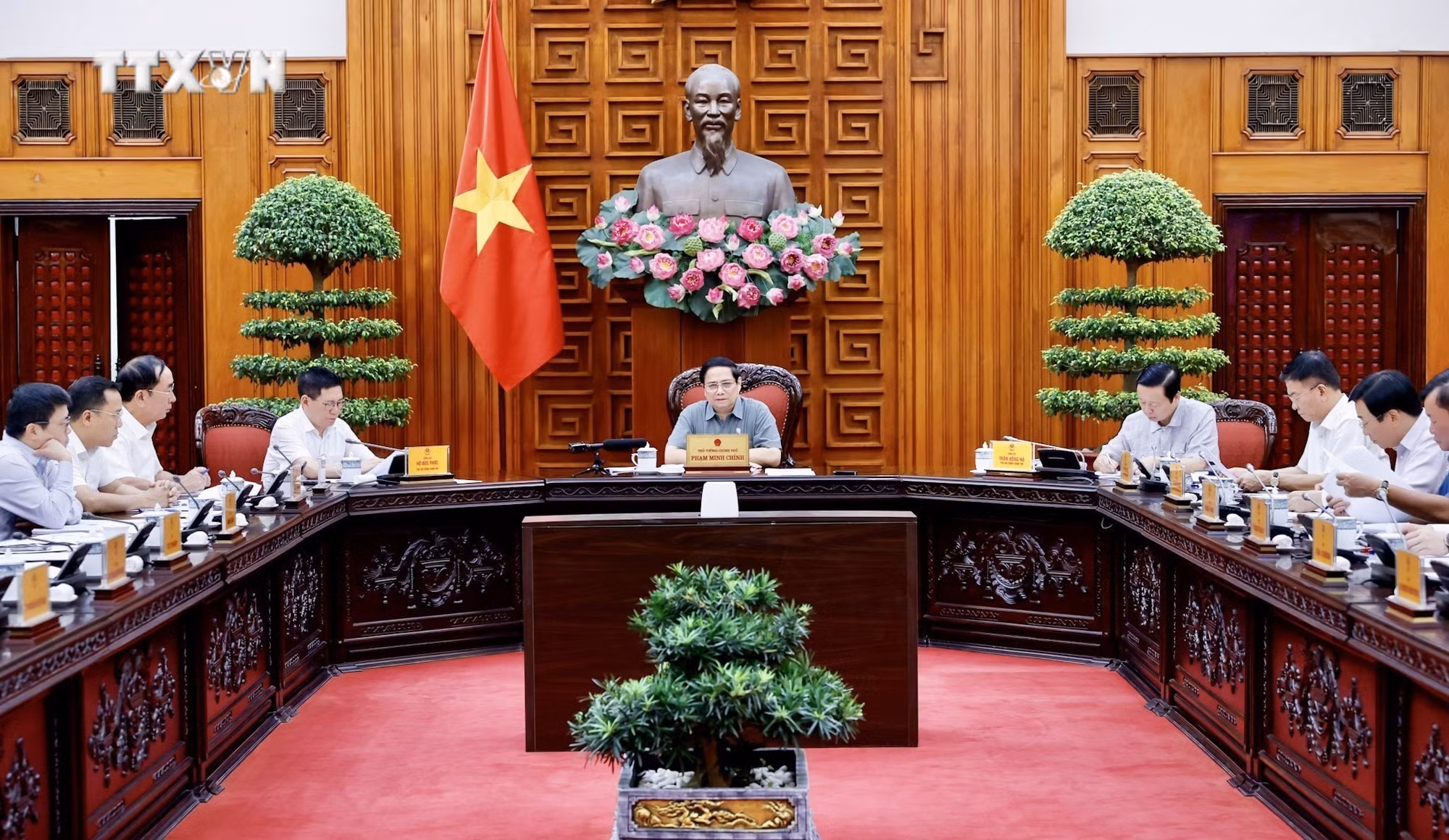vna_potal_thu_tuong_chu_tri_hop_thuong_truc_chinh_phu_ve_bao_dam_cung_ung_dien_7659661.jpeg