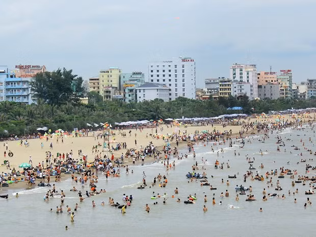 Bãi biển Sầm Sơn. Ảnh Quang Quyết - TTXVN