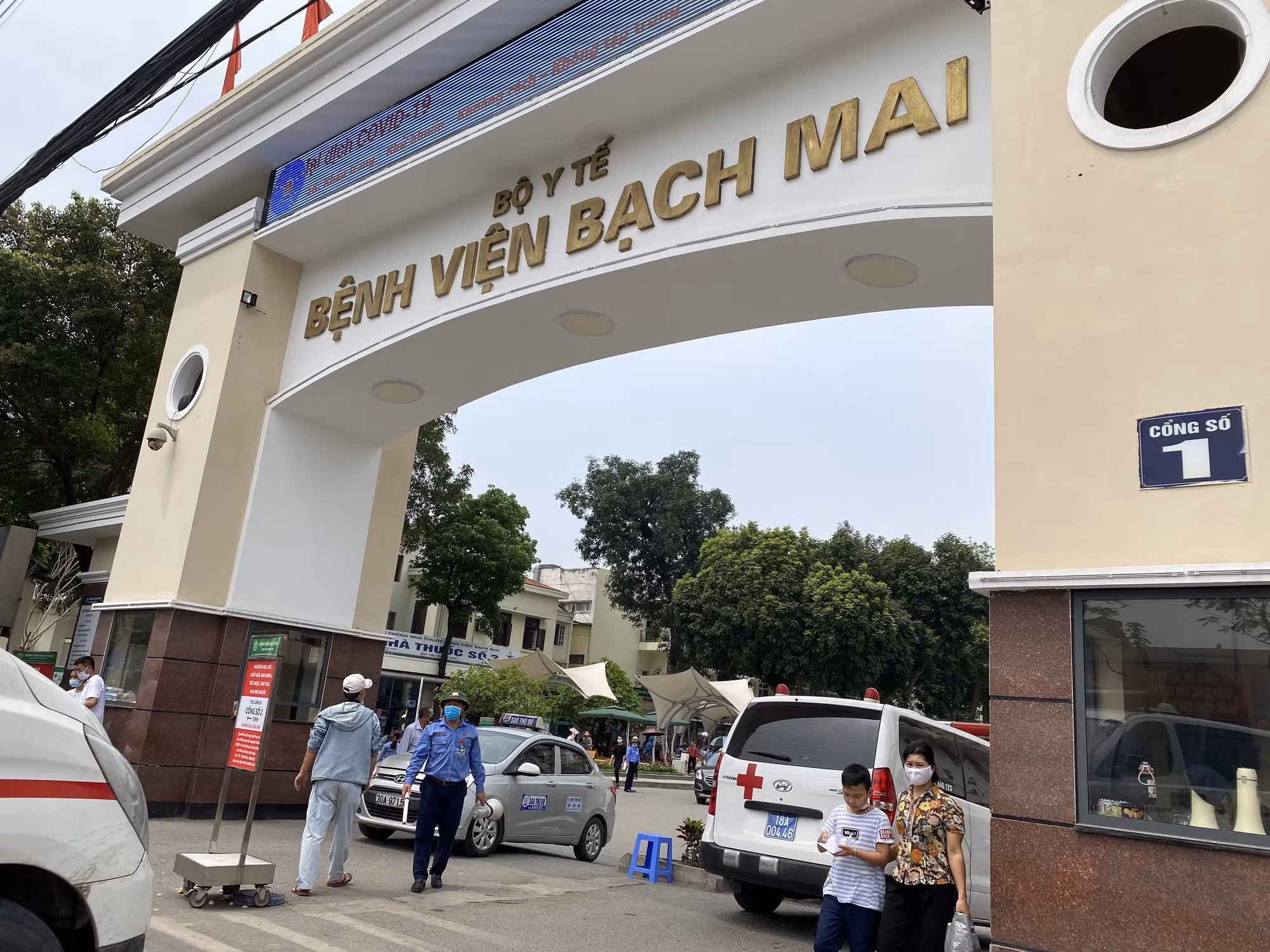 Bệnh viện Bạch Mai là một trong số 37 bệnh viện, viện trực thuộc Bộ tiếp nhận điều trị người bệnh COVID-19. Ảnh: bachmai.gov.vn 