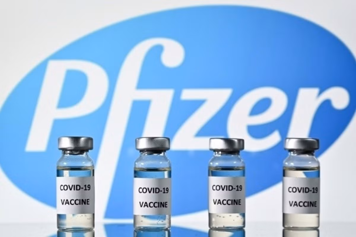 Hãng dược Pfizer/BioNTech nộp đơn xin cấp phép tiêm vaccine cho trẻ lứa tuổi từ 5-11. Ảnh: AFP 