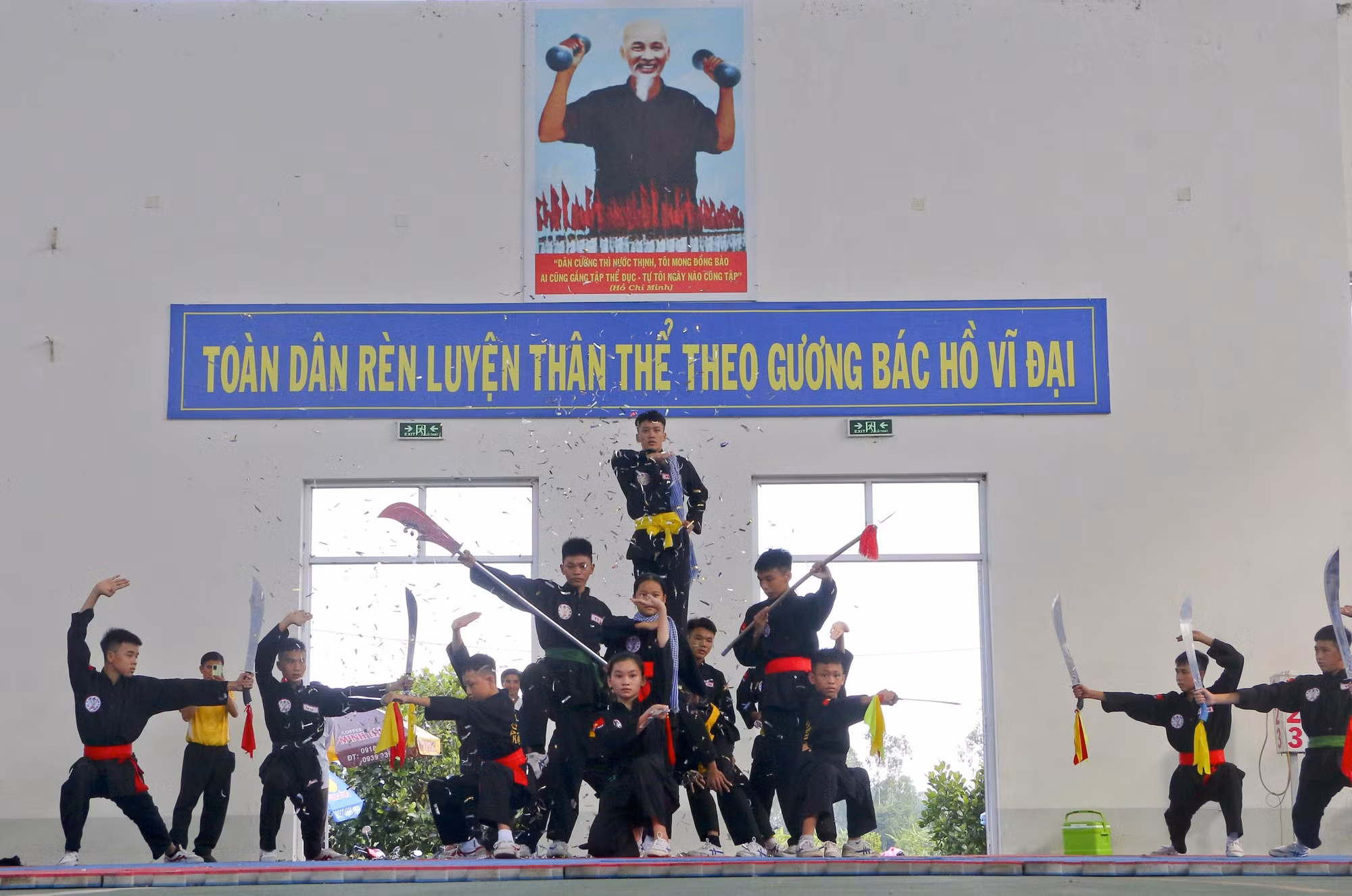 Biểu diễn võ cổ truyền tại lễ khai mạc Giải vô địch Võ cổ truyền tỉnh Hậu Giang năm 2023. Ảnh: Duy Khương – TTXVN 
