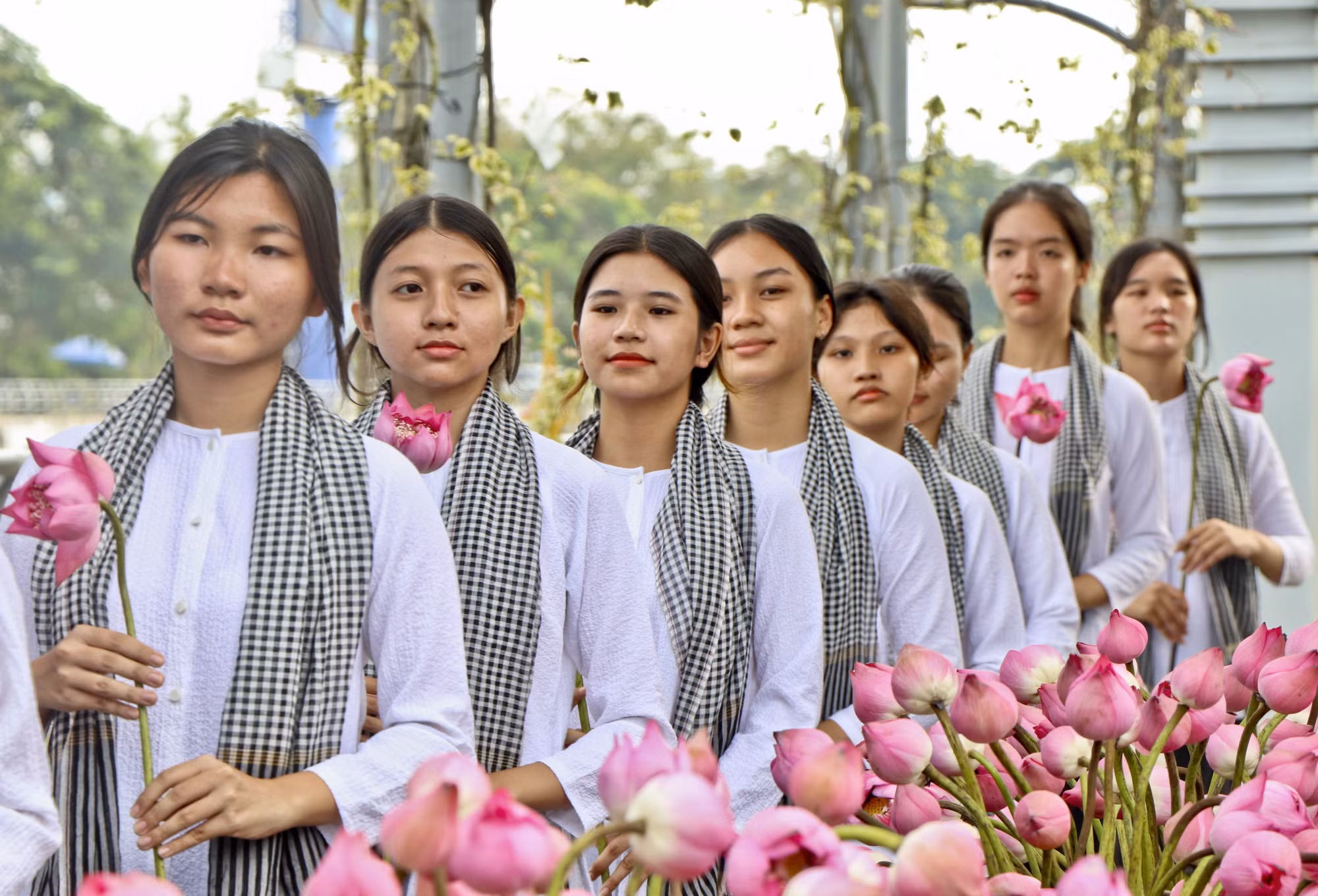 Triển lãm tranh "Chiếc áo Bà ba xưa và nay"