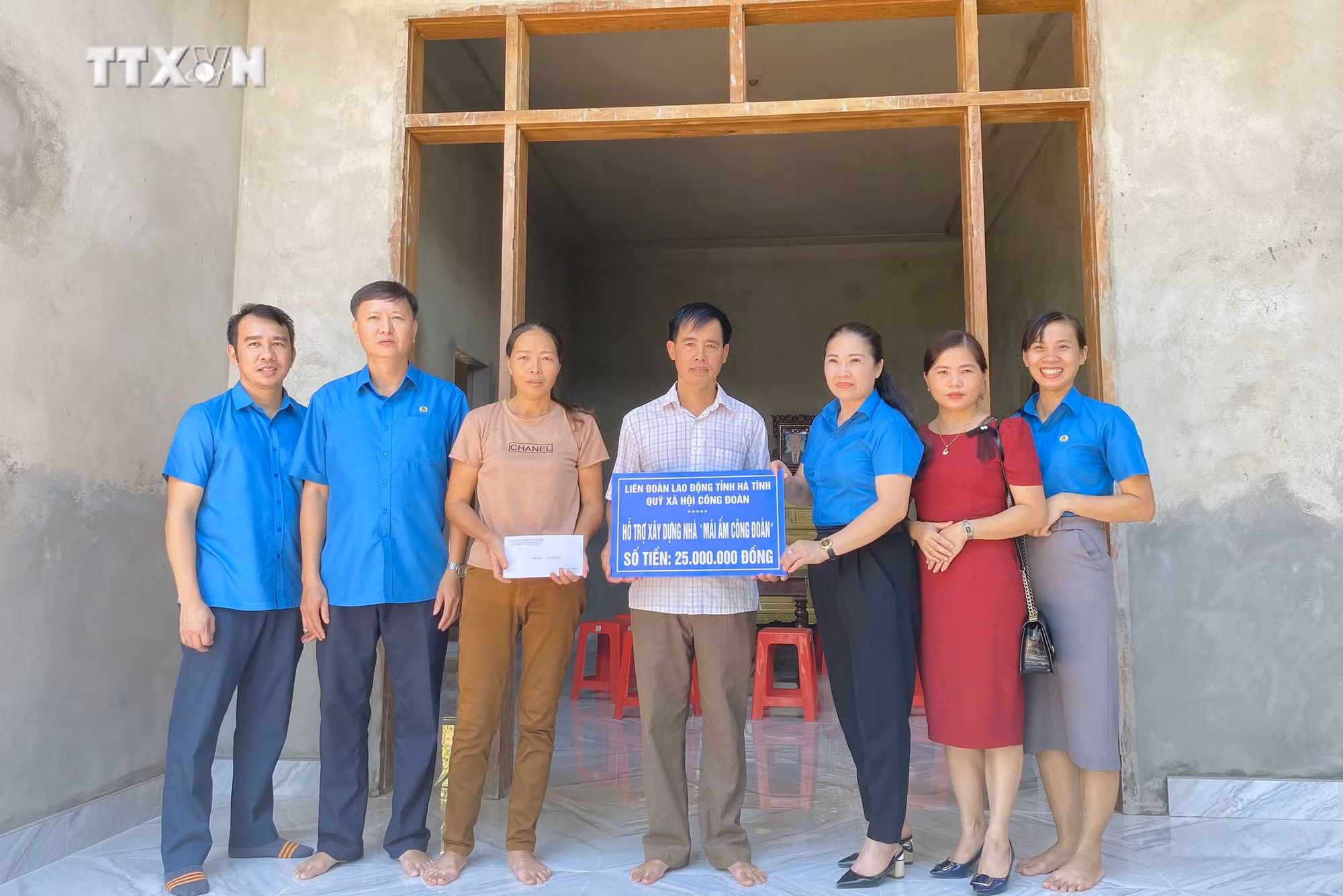 vna_potal_“mai_am_cong_doan”_mang_niem_vui_cho_nguoi_lao_dong_ha_tinh_7264643.jpg