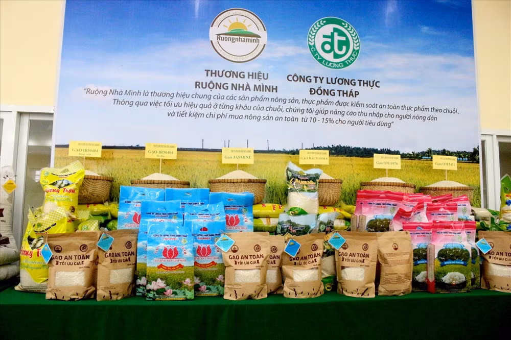 Sản phẩm gạo từ "Ruộng nhà mình". Ảnh: laodong.vn 