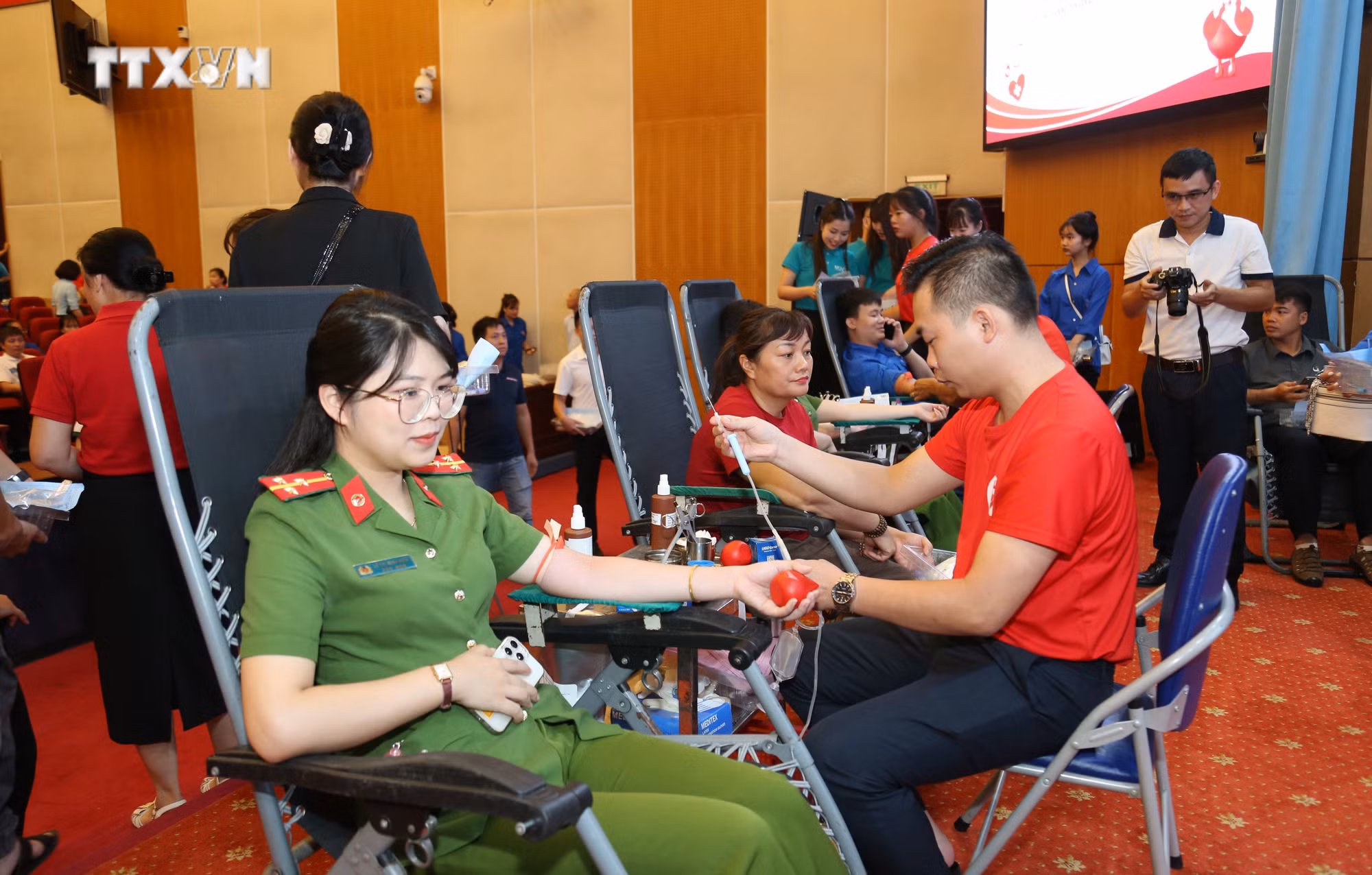 vna_potal_tuyen_quang_to_chuc_ngay_hoi_hien_mau_tinh_nguyen_“giot_hong_xu_tuyen”_7512866.jpg