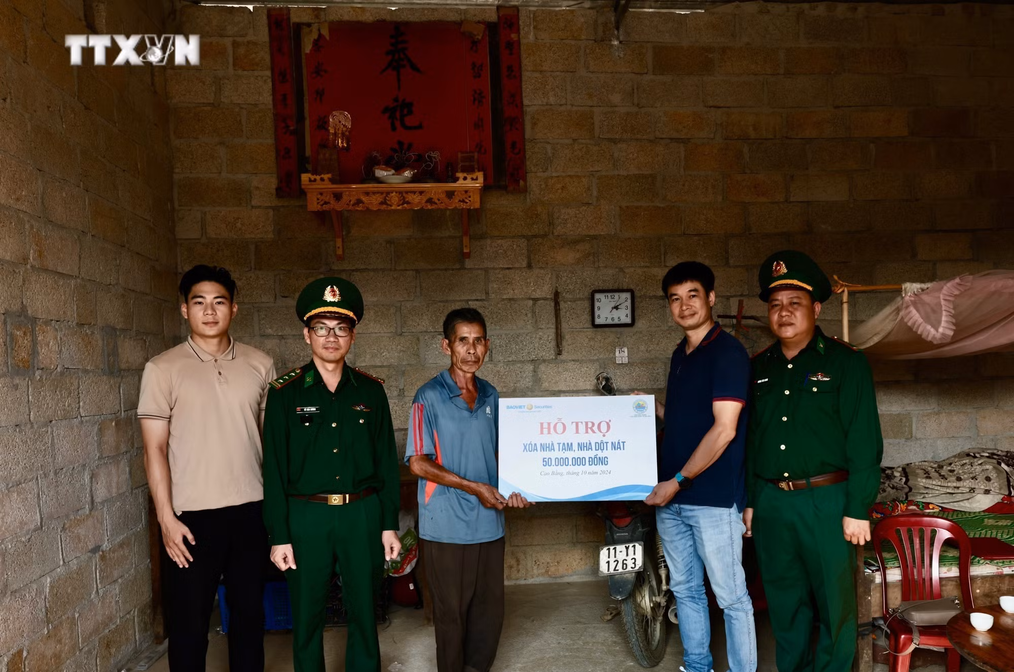 vna_potal_dong_hanh_cung_dong_bao_cao_bien_gioi_tra_linh_cao_bang_7660986.jpeg