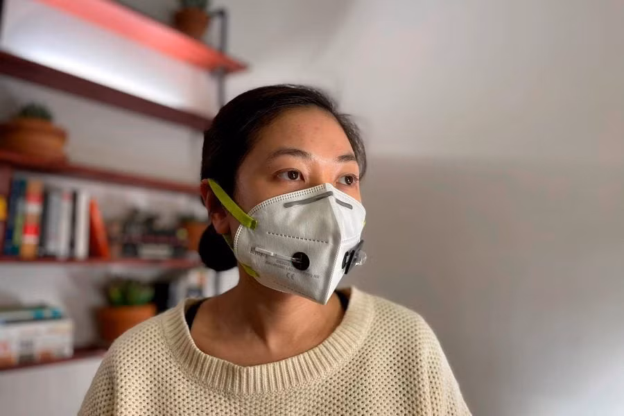 Khẩu trang làm từ sợi sinh học tổng hợp có khả năng phát hiện chính xác virus SARS-CoV-2 gây bệnh COVID-19. Ảnh: news.harvard.edu 