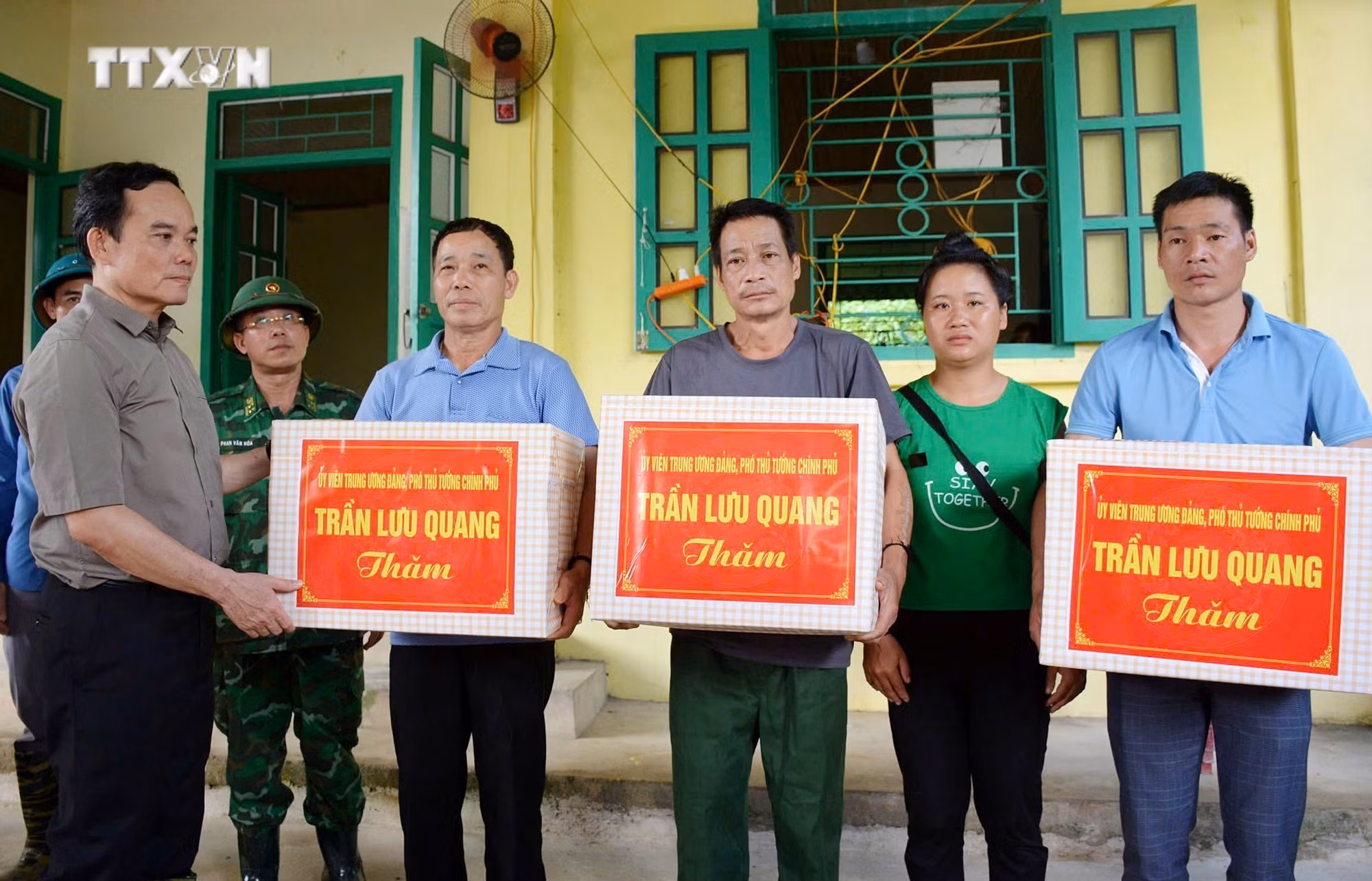 vna_potal_pho_thu_tuong_tran_luu_quang_kiem_tra_khac_phuc_hau_qua_lu_quet_o_dien_bien_7520663.jpg