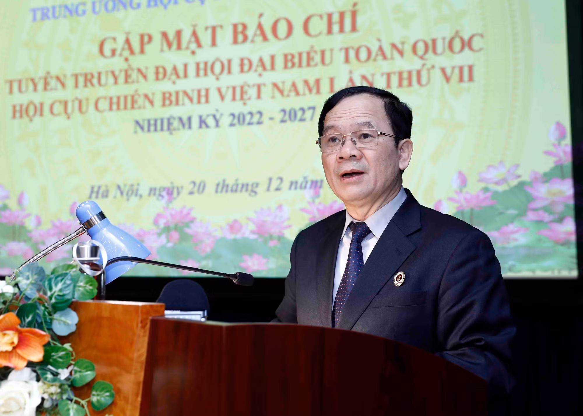 Phó Chủ tịch Hội Cựu chiến binh Việt Nam Khuất Việt Dũng phát biểu. Ảnh: An Đăng – TTXVN 