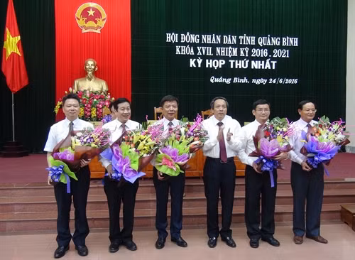 HĐND các tỉnh họp bầu các chức danh chủ chốt