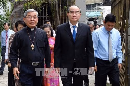 Lãnh đạo Thành phố Hồ Chí Minh thăm, chúc mừng các cơ sở tôn giáo nhân Lễ Giáng sinh