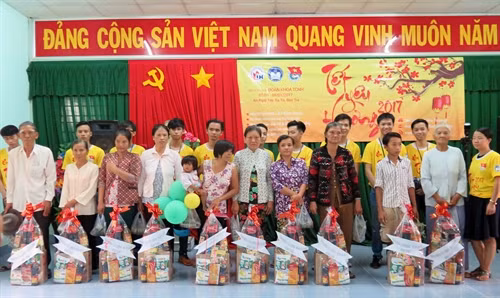 Nồng ấm “Tết yêu thương 2017”