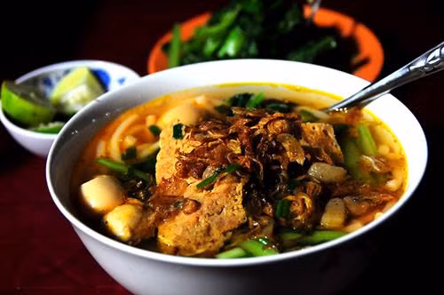 Bún đỏ - món ăn bình dân về đêm nổi tiếng ở Ban Mê