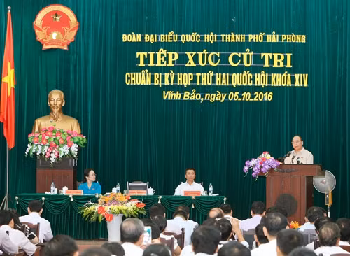 Thủ tướng Nguyễn Xuân Phúc tiếp xúc cử tri huyện Vĩnh Bảo, Hải Phòng