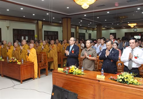Chủ tịch Ủy ban Trung ương MTTQ Việt Nam Nguyễn Thiện Nhân dự Đại lễ Phật đản Phật lịch 2559