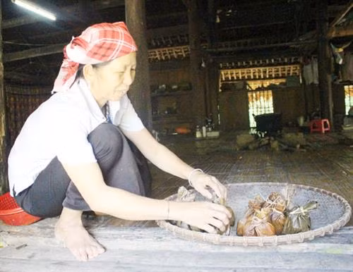 Ngon lạ hương vị bánh chuối của người Tày