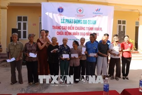 Chăm lo sức khỏe gia đình chính sách, hộ nghèo huyện Hậu Lộc