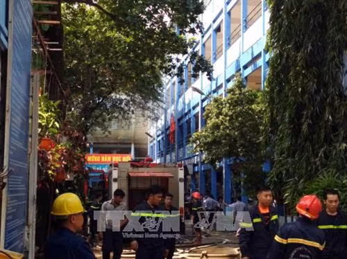 Thành phố Hồ Chí Minh: Cháy trường học, hàng trăm học sinh phải di tản ra ngoài