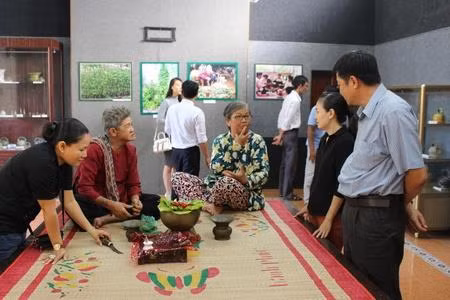 Trưng bày chuyên đề “Tục ăn trầu các dân tộc Việt Nam”