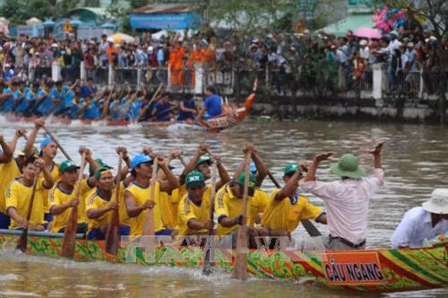 Rộn ràng lễ hội Oóc Om Bóc ở Trà Vinh