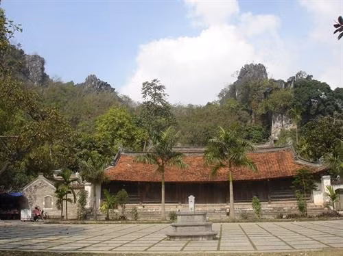 Khôi phục các giá trị đặc sắc di sản văn hóa phi vật thể lễ hội chùa Thầy - Hà Nội 
