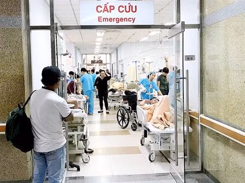 Khám chữa bệnh cho hơn 90.000 lượt người trong 9 ngày nghỉ Tết